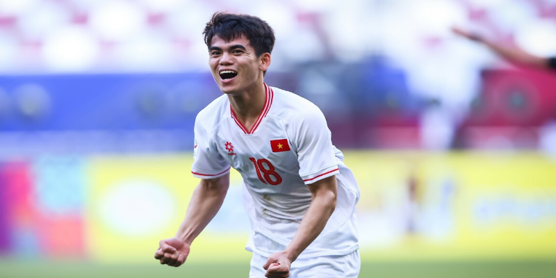 Top cầu thủ Việt Nam sáng giá có tên Khuất Văn Khang